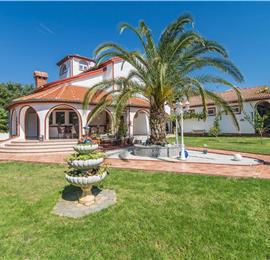 4 Bedroom Villa with Pool and Annex near Porec, Sleeps 8